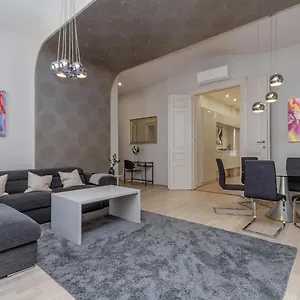 andrssy-str-luxury-apartment.inbudapesthotels.com/